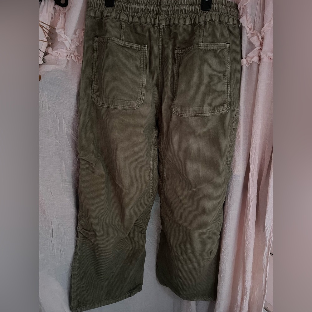 We The Free Green Cargo Pants slouchy fit, button fly, drawstring waist - Picture 6 of 8